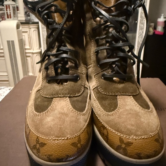 Louis Vuitton Brown and Tan Lace Up Boots - Picture 11 of 17